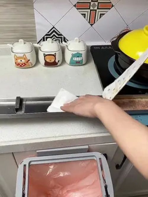 告別油煙機清洗煩惱！超實用的吸油棉讓廚房清潔更輕松